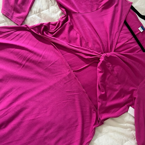 Elegant Fuchsia Dress - Picture 4 of 4